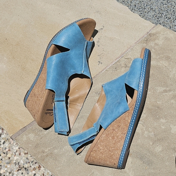 CLARKS "HELIO FLOAT" TEAL NUBUCK LEATHER CORK WEDGE SLINGBACK  soft cushion 11M - Picture 1 of 13